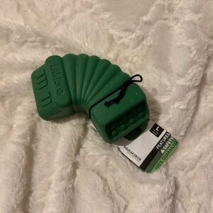 NWT Bark Super Chewer Squeaksbox Size Large